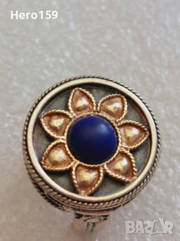 Дизайнерски дамски пръстен със златни 14к орнаменти и сребро проба 925