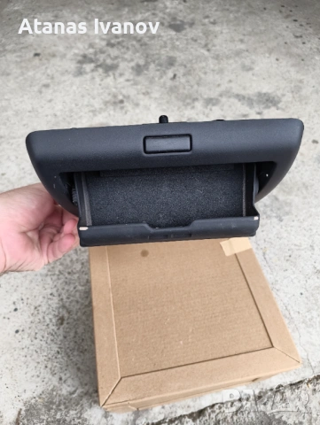 Кутия за очила за БМВ х5 е53 , снимка 2 - Части - 54359438