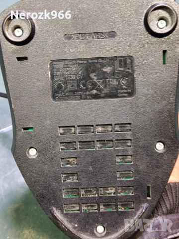 Зарядно устройство BOSCH GAL 1230 CV, 10.8-12V, снимка 2 - Други инструменти - 54016368