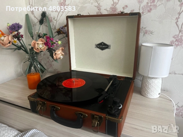 Jerry Lee ретро преносим грамофон 