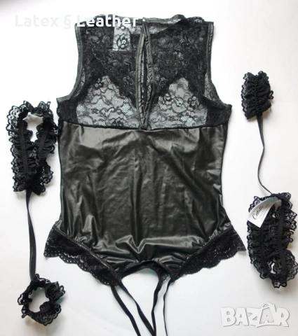 Cottelli Collection M (EU 40-42) луксозно кожено боди с отворено дъно и бюст