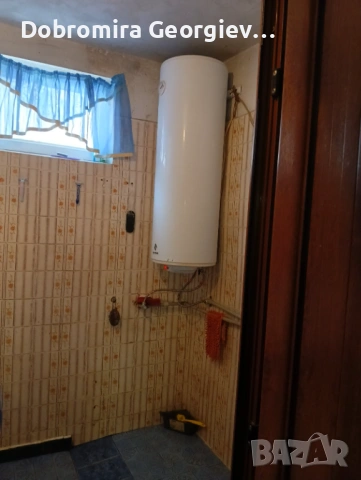 Продавам масивна триетажна къща с двор , снимка 8 - Къщи - 54412396