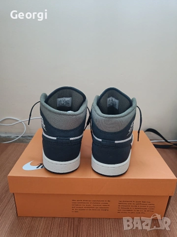 Jordan 1 mid SE Navy Blue/Olive/Beige, снимка 2 - Маратонки - 55185705