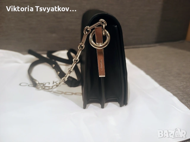 Дамска кожена чанта Calvin Klein, снимка 3 - Чанти - 55211758