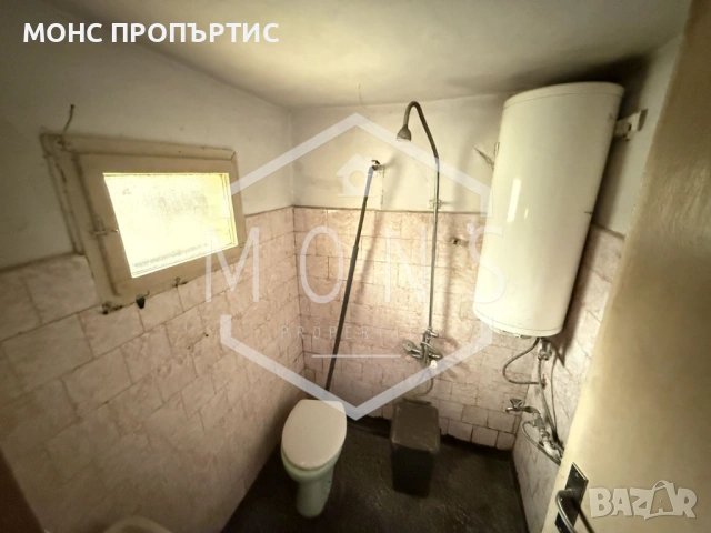 Многофамилен имот с две къщи и самостоятелна трета сграда в гр. Севлиево, обл. Габрово., снимка 9 - Къщи - 54055368