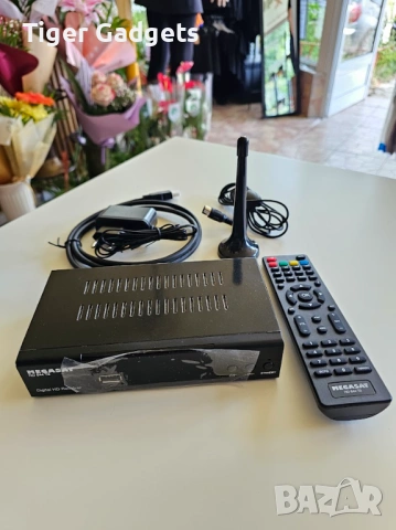 Комплект приемник Megasat HD 644 T2 + Comag D2 A T2 Активна DVB-T2 Антена + HDMI Кабел, снимка 2 - Приемници и антени - 54942711