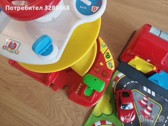 Сгъваема кула+ гараж, снимка 3 - Коли, камиони, мотори, писти - 54052735