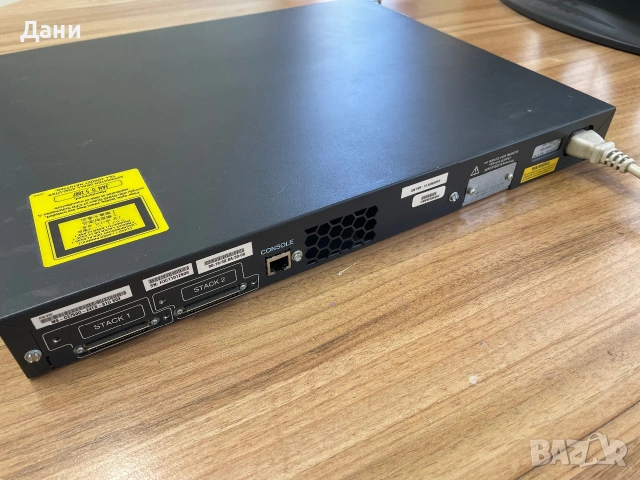 Гигабитов Суич Cisco Catalyst 3750G, снимка 4 - Суичове - 55228669