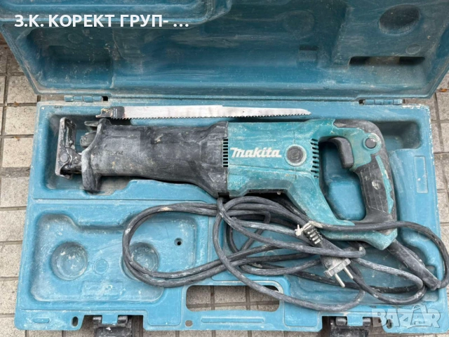 Саблен трион Makita JR3051T