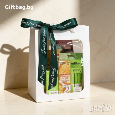 Подаръчна торбичка с козметика за лице и устни