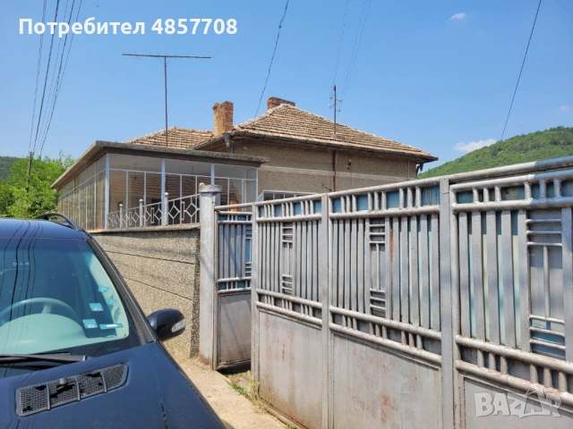 Продавам къща в село Реселец община Червен бряг, снимка 2 - Къщи - 54917455