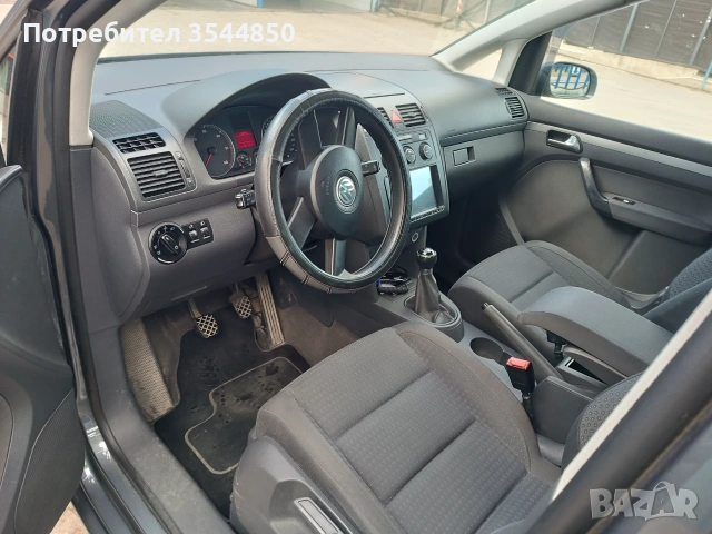 Продавам VW Touran, 2004 г, снимка 4 - Автомобили и джипове - 54961283