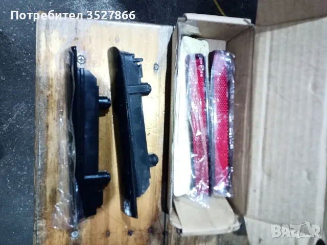 Затъмнен трети стоп VW T5, снимка 2 - Части - 55403131