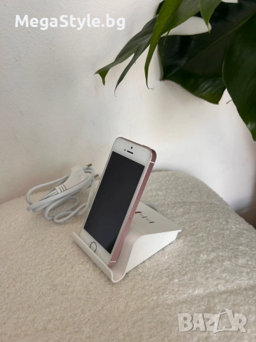 Настолна USB зарядна станция със стойка за телефон – 4 порта (2× USB-C PD + 2× USB-A), снимка 2 - Друга електроника - 55277150