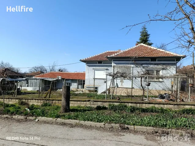 Къща 5 постройки и двор, снимка 3 - Къщи - 55538748