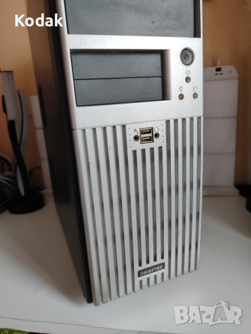 Продавам ретро компютър работещ, снимка 2 - Работни компютри - 54172296