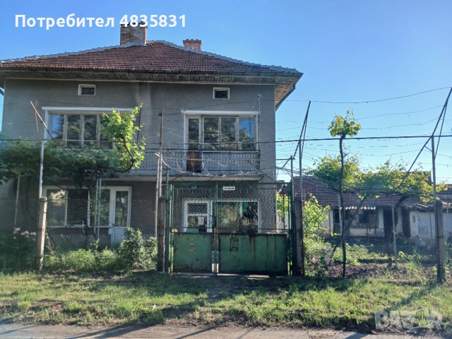 Продавам/Заменям двуетажна къща на 5 минути пешеходно разстояние от центъра на град Берковица , снимка 12 - Къщи - 54855453