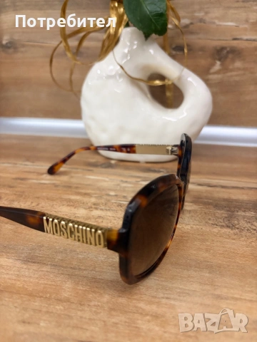 Дамски оригинални очила Moschino, снимка 2 - Слънчеви и диоптрични очила - 55191781