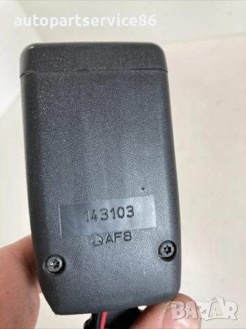 Закопчалка за предпазен колан предна лява за Honda Civic Mk8 (2007) 143103 , снимка 3 - Части - 54454547