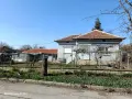 Къща 5 постройки и двор, снимка 3