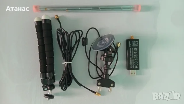 RTL-SDR Blog RTL-SDR V4 в комплект със статив за прозорец и антени, снимка 3 - Друга електроника - 55492528