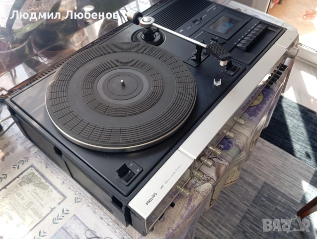 Ретро комбо Philips 984 Грамофон,радио,касетофон, снимка 9 - Грамофони - 54976700