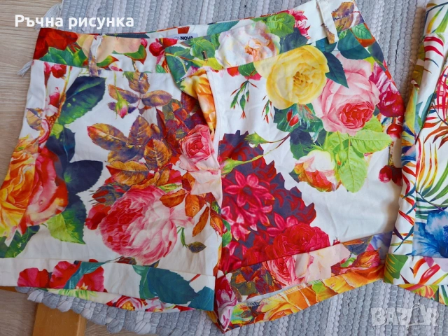 Два чифта прекрасни и цветни къси панталонки ,размер М ,без забележки !, снимка 2 - Декорация за дома - 27879425