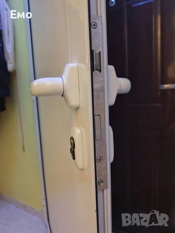 Продавам алуминиева врата с каса 110x205 см – отлично състояние, снимка 4 - Входни врати - 54963297