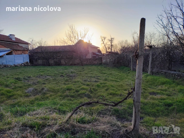 Две къщи с голям двор 1.5 дка – село Горан, само 6 км от Ловеч, снимка 8 - Къщи - 54396103