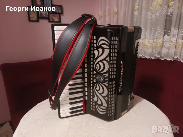 Продавам Акордеон Велтмайстер Капричи 120 Баса
