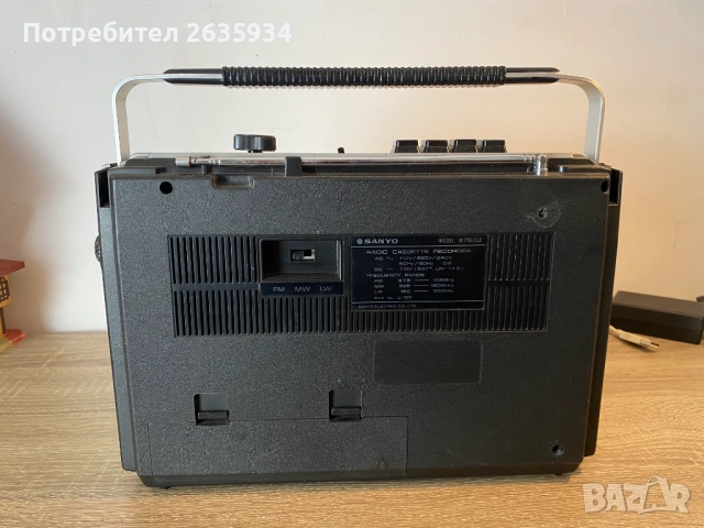 Радиокасетофон M2560 - за части, снимка 3 - Радиокасетофони, транзистори - 54606150