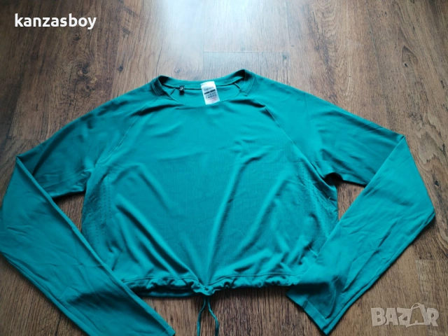 Gymshark SWEAT SEAMLESS LONG SLEEVE CROP - дамска фитнес блуза КАТО НОВА M, снимка 8 - Блузи с дълъг ръкав и пуловери - 53950296