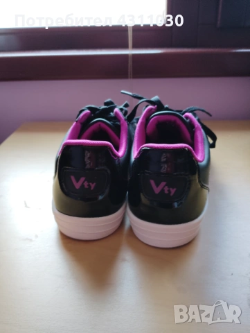 Дамски черни кожени маратонки 42 номер, снимка 5 - Маратонки - 54219471