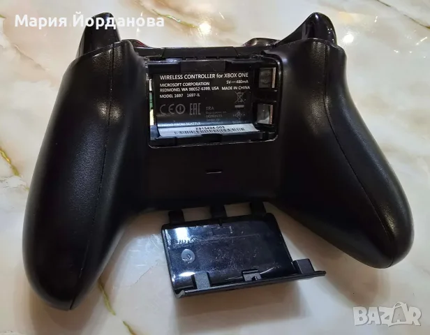 безжичен контролер за Xbox One модел 1697, снимка 3 - Аксесоари - 55679467
