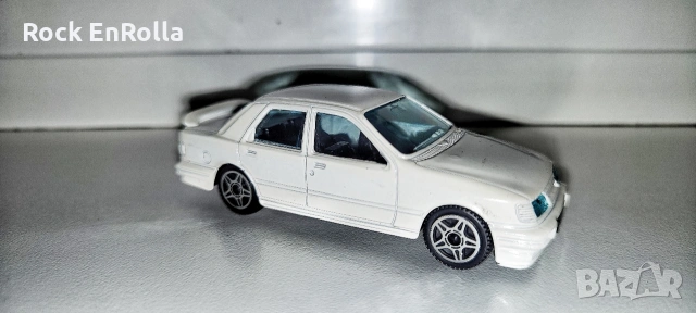 Burago Ford Sierra 1:43, снимка 2 - Колекции - 54569821