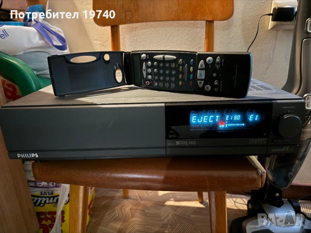 Philips VR813 hi-fi S-VHS видео дек , снимка 2 - Плейъри, домашно кино, прожектори - 54394975
