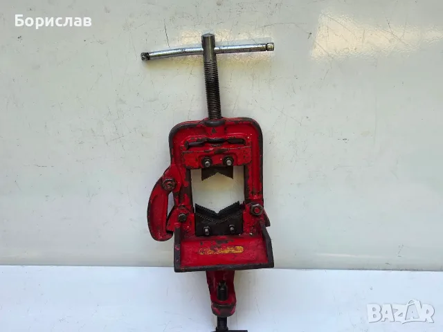 Тръбно менгеме.