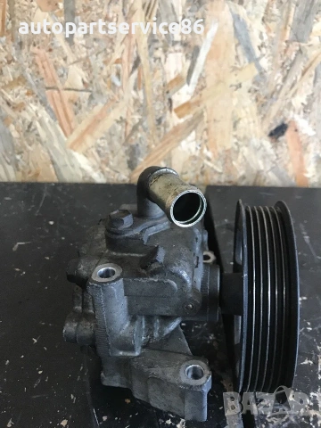 Помпа на сервоуправление за Ford Connect 1.8 TDDI / Ford Focus 1.8 TDI (2004), снимка 3 - Части - 55091476