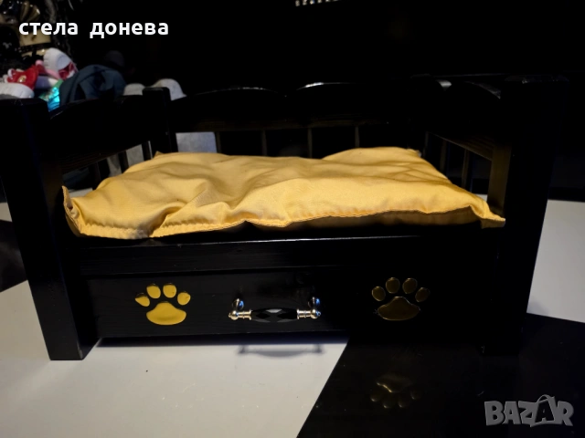 Кучешко луксозно легло .Дървена спалня с чекмедже за дрехи. 