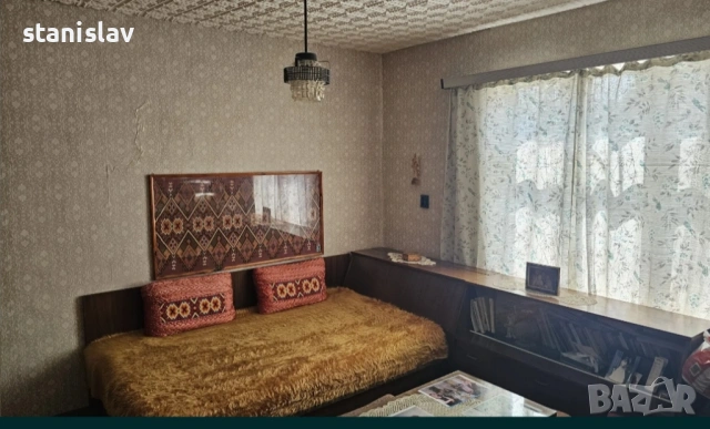 Продавам поддържана къща 118 кв.м. с гараж и вътрешен санитарен възел , снимка 10 - Къщи - 54408725