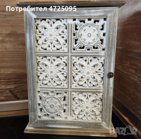 Дървена кутия за ключове