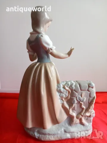 NAO by LLANDRO Голяма Порцеланова Статуетка"Момиче на Чешмата"", снимка 4 - Антикварни и старинни предмети - 55324053