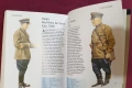 Справочник - военните униформи на 20ти век / 20th Century Military Uniforms, снимка 8