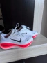 Nike Vomero Plus Дамски маратонки , снимка 3