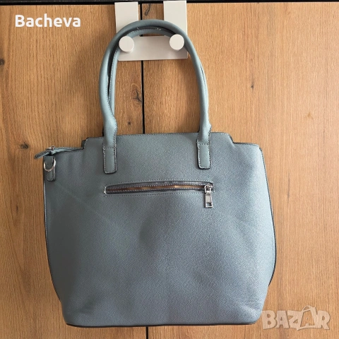 Дамска чанта, снимка 2 - Чанти - 55016903