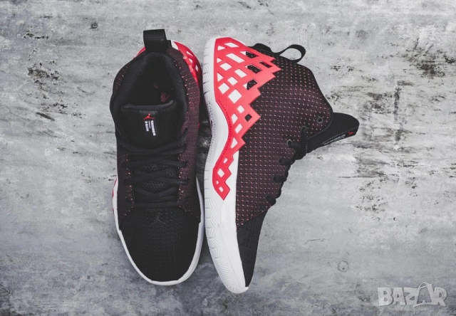 маратонки Nike JUMPMAN DIAMOND MID номер 40 ,5 , снимка 4 - Маратонки - 54635701