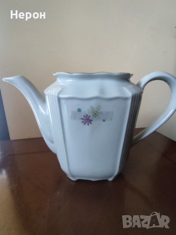 Порцеланово бърдуче/чайник, снимка 12 - Сервизи - 46226321