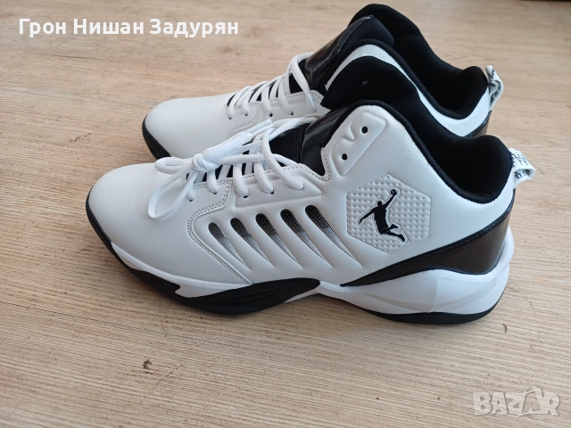Продавам.мъжки баскетболни маратонки