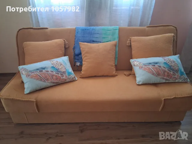 Продавам чисто нов диван с функция сън и ракла за съхранение