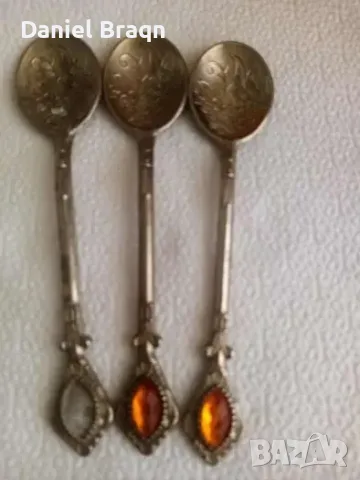 Lot starinni i redki arabski lajici sus tugra koqto pokazva tqhnata aftentichnost.